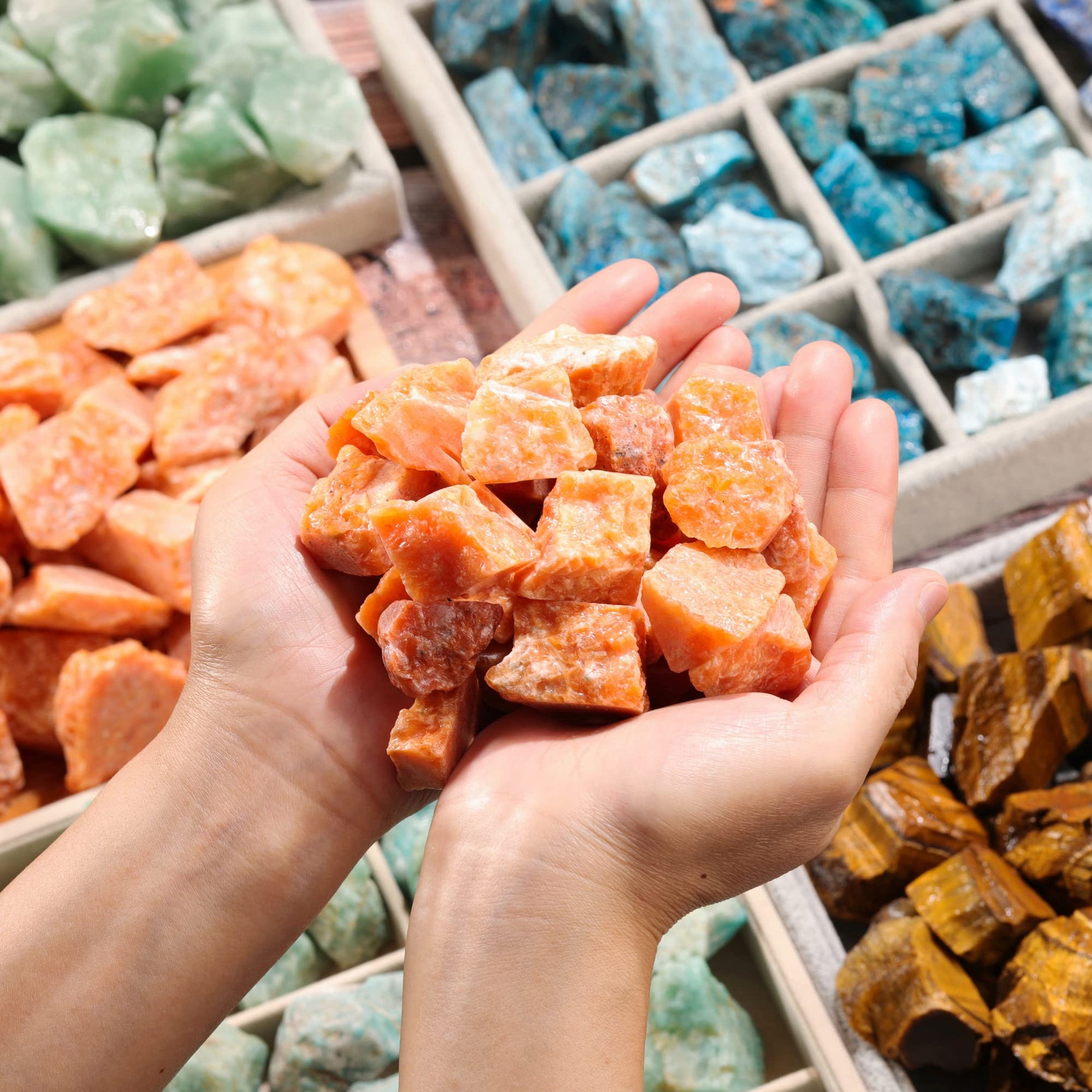 Bulk Sunstone Healing Crystals Large 1" Natural Raw Stones Crystal for Reiki Healing, Wicca, witchcraft, Tumbling, Cabbing, Fountain Rocks, Decoration, Polishing